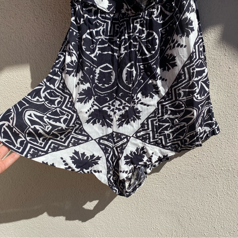 Alice + Olivia Alivia Romper Size 0 - Picture 15 of 16